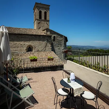 Apartment App. Con Terrazza Panoramica In Centro-montefalco
