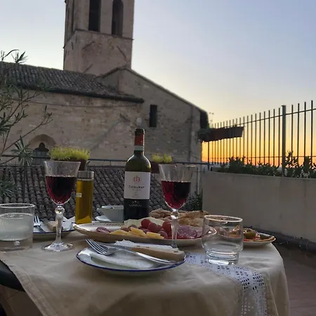 App. Con Terrazza Panoramica In Centro-montefalco Montefalco